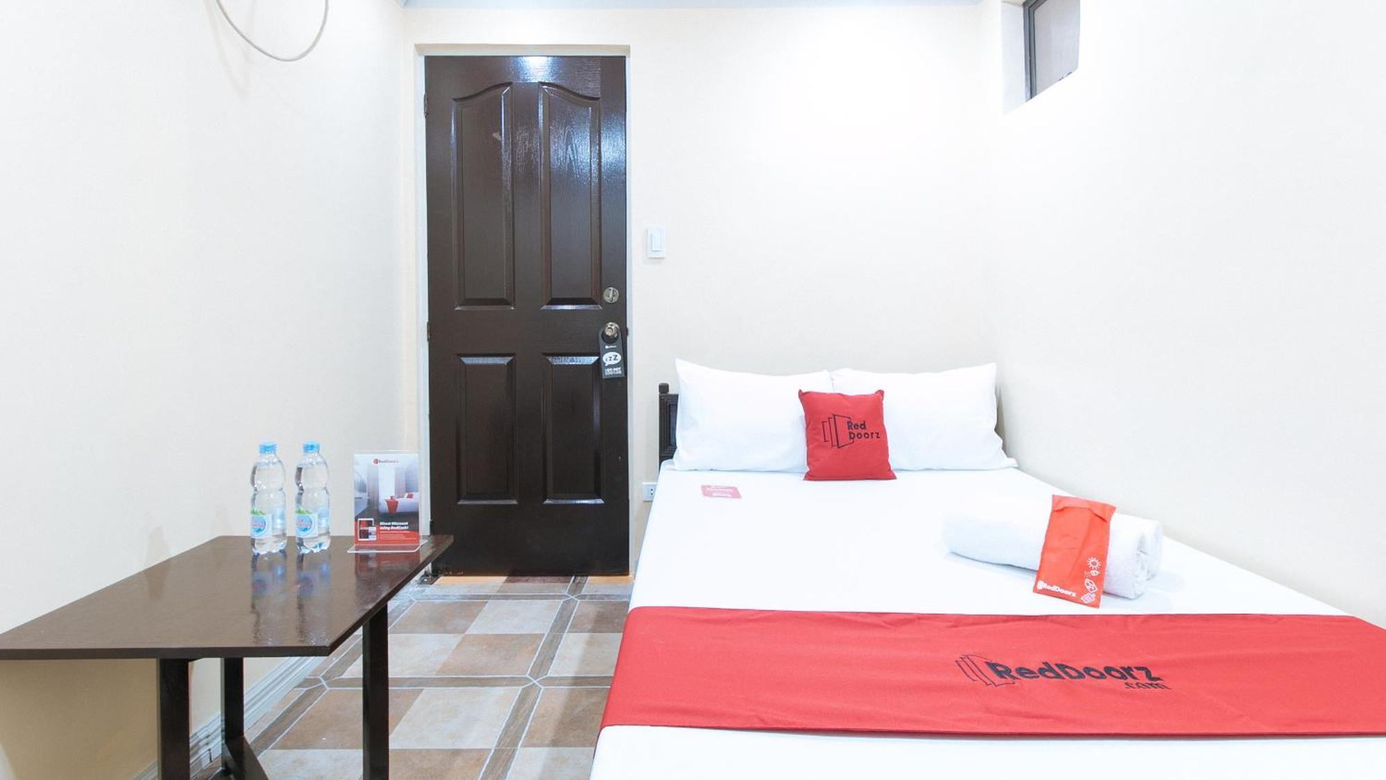 Reddoorz Plus At Canley Residential Pasig City Exterior foto